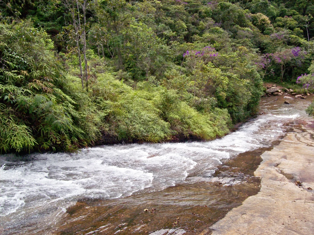 Downhill of the Escorregador Waterfall, in Coronel Fabriciano, Minas Gerais, Brazil.