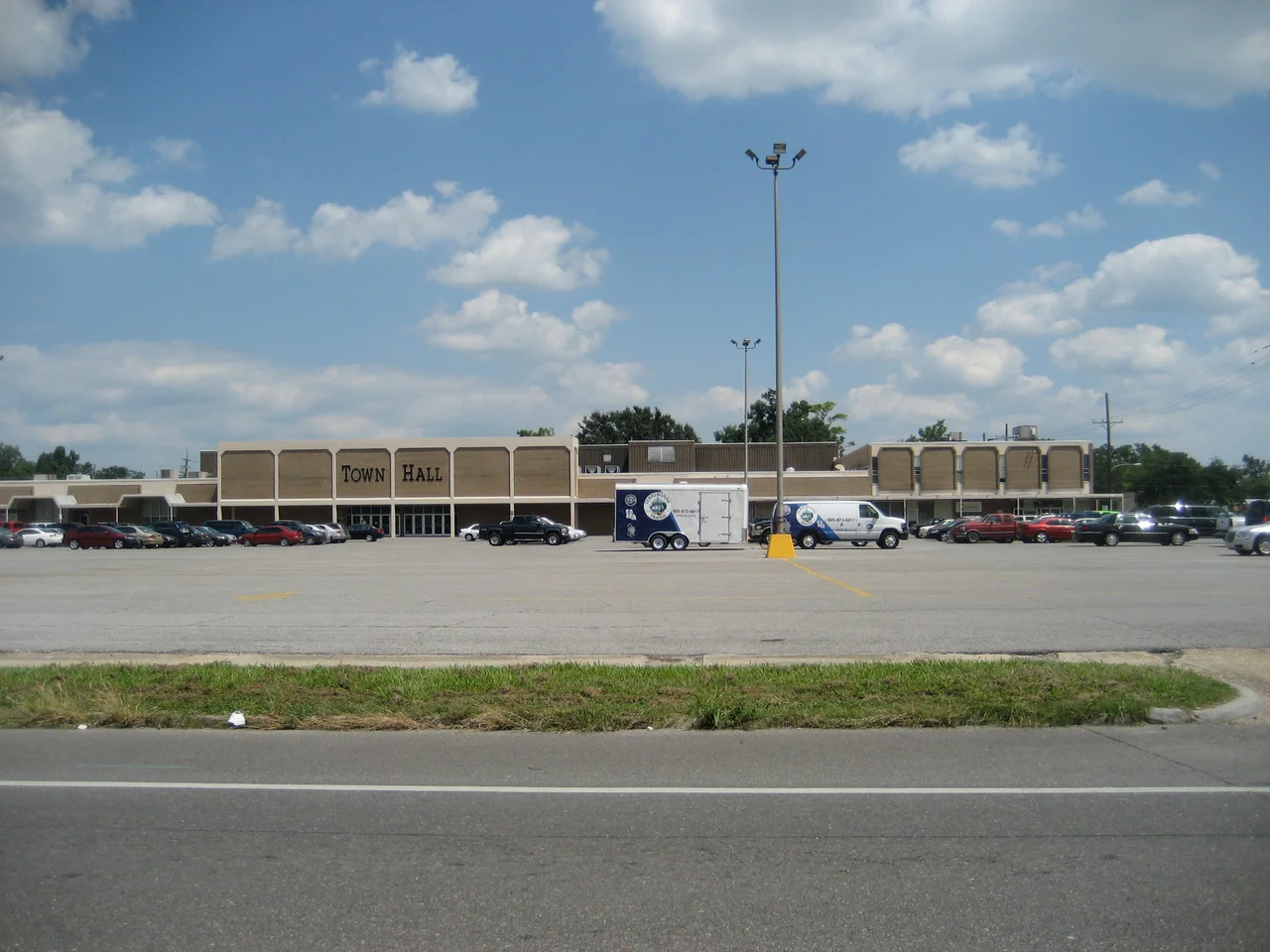 This is a photograph of the downtown area in Lafayette, Louisiana, United States; it was taken on 16 October 2021 during the Boudin Festival in the afternoon.