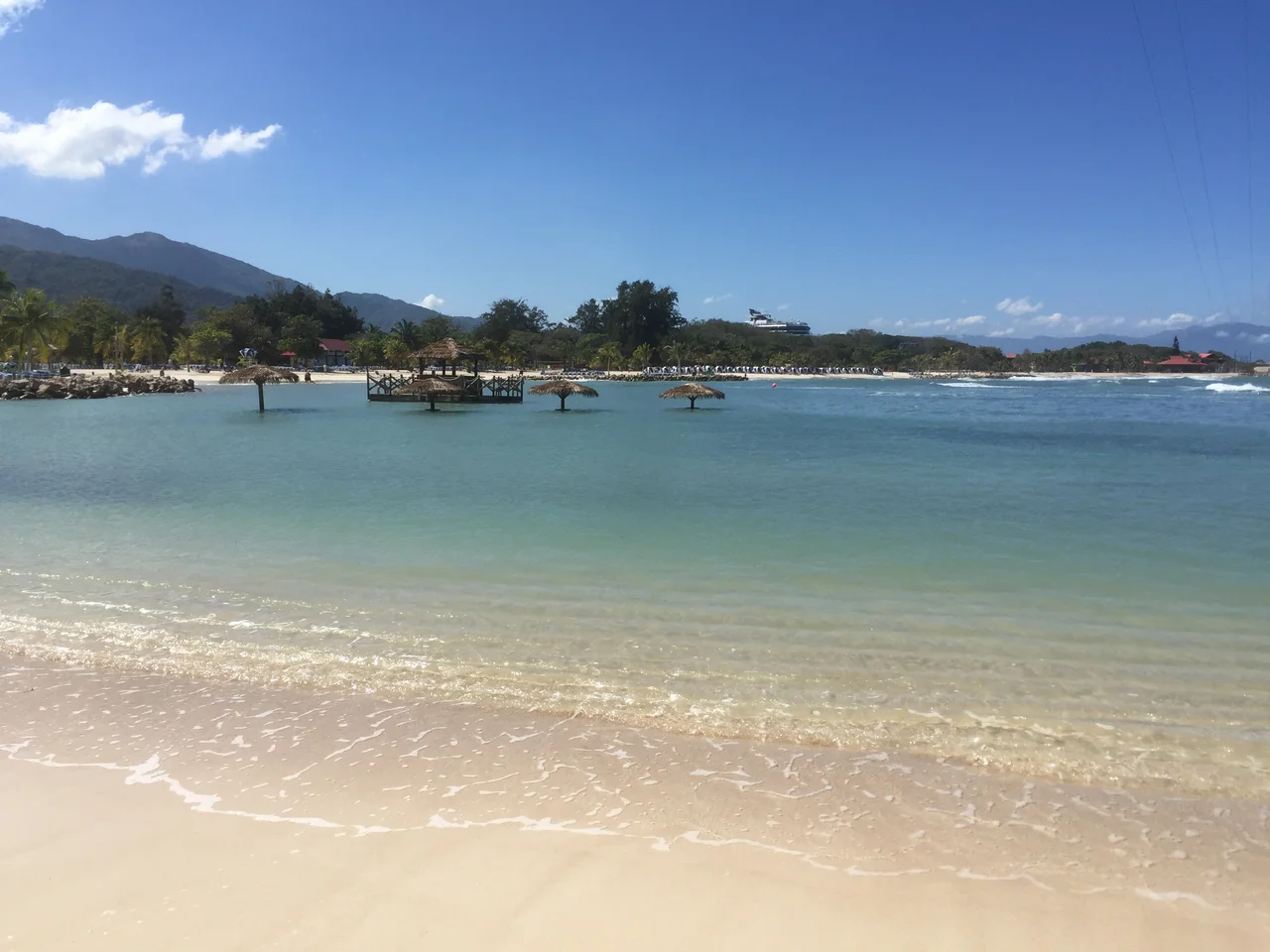 Beach in Labadee (Jan 2019)