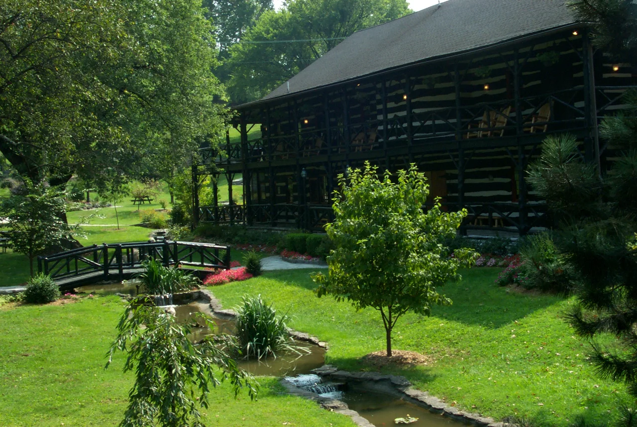 This image was copied from wikipedia:en. The original description was:Grounds and guest house at the Buffalo Trace Distillery in Frankfort, Kentucky USA.
This is an image of a place or building that is listed on the National Register of Historic Places in the United States of America. Its reference number is 01000450 (Wikidata).