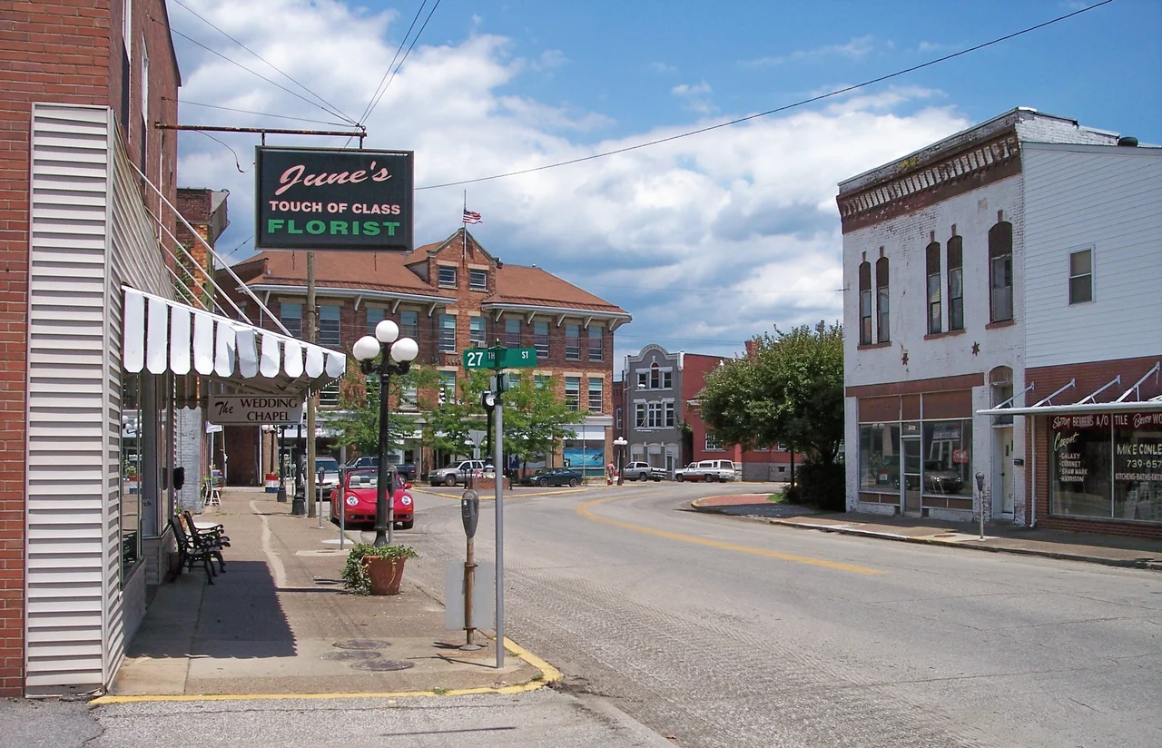 Louisa Street as viewed from 27th Street in downtown w:Catlettsburg, Kentucky.