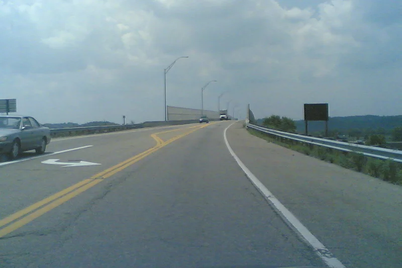 Jesse Stuart Memorial Bridge over the Greenup Locks & Dam (Ohio & Kentucky, Ohio River, United States)