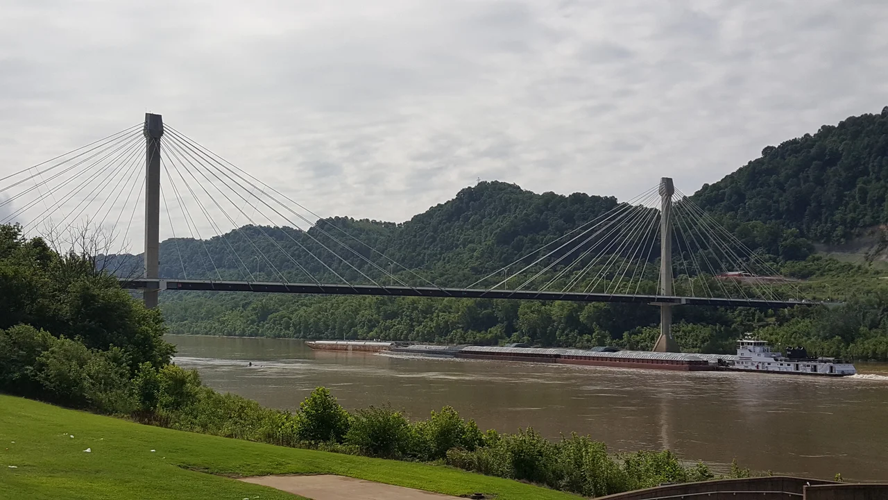 The U.S. Grant Bridge over the Ohio River connecting Portsmouth, Ohio with Greenup, Kentucky
