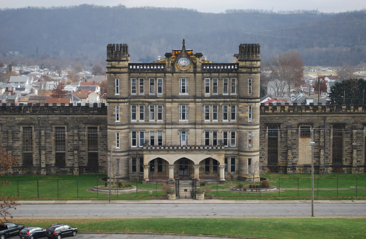 This is an image of a place or building that is listed on the National Register of Historic Places in the United States of America. Its reference number is 96000987 (Wikidata).
