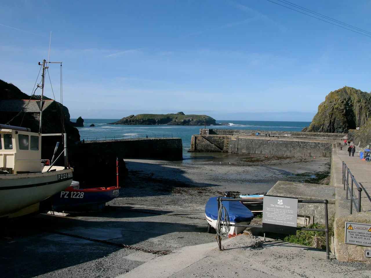 The harbour, looking out to Mullion Island