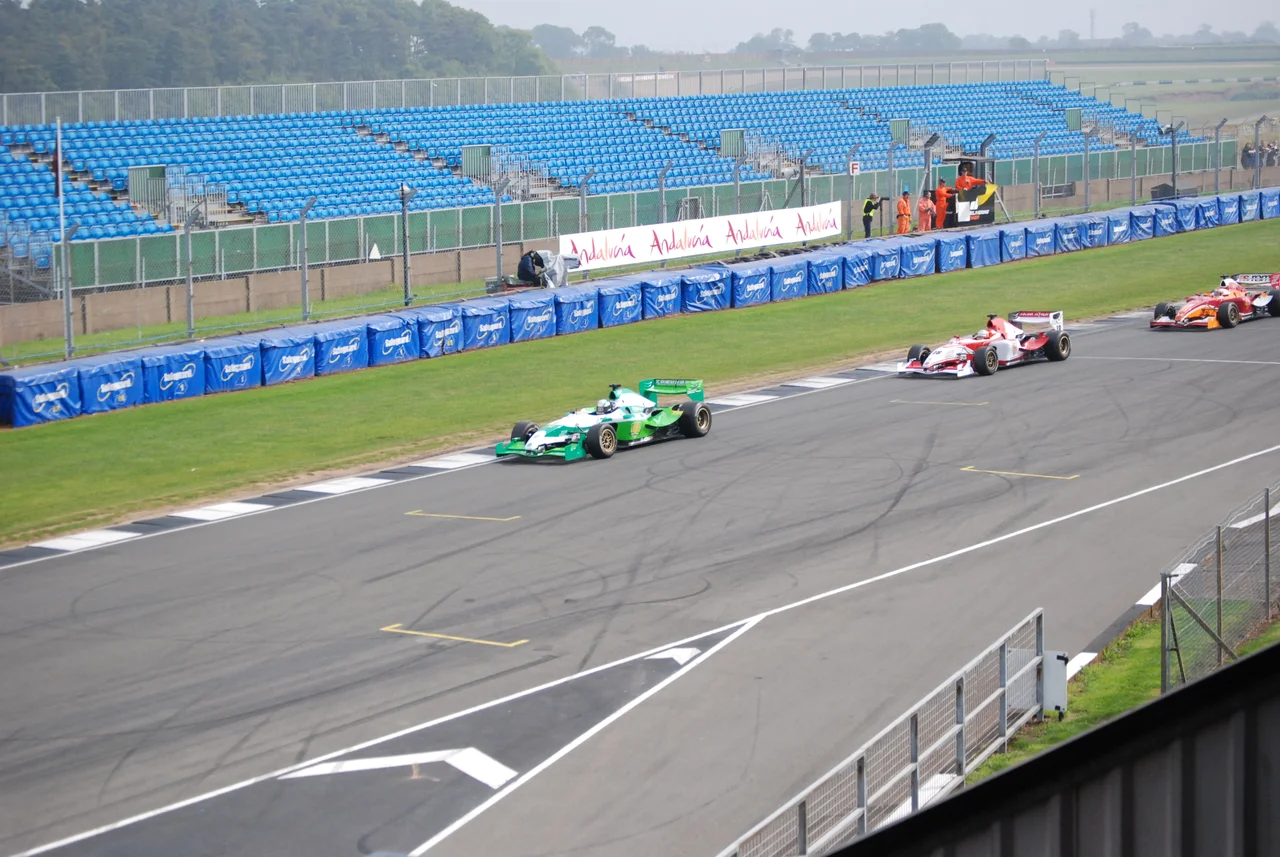 Superleague Formula race 1 at Donington Park - Beijing Guoan leads Sevilla and AS Roma.