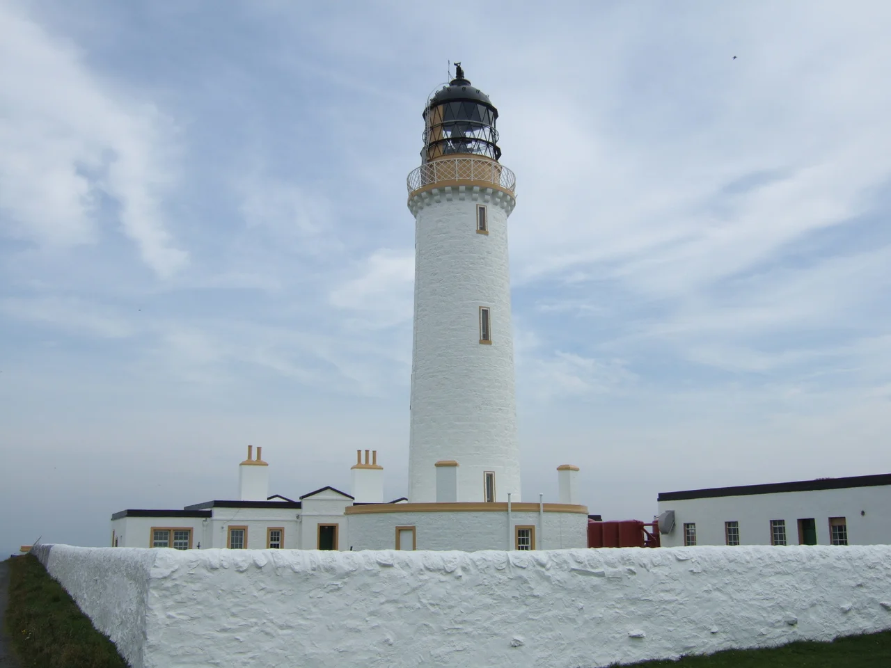Mull of Galloway Lighthouse. 3rd September 2005
Photographer - A.M.Hurrell
Camera - Fuji FinePix F10
Modified - Trimmed and file size reduced using Finepix Software