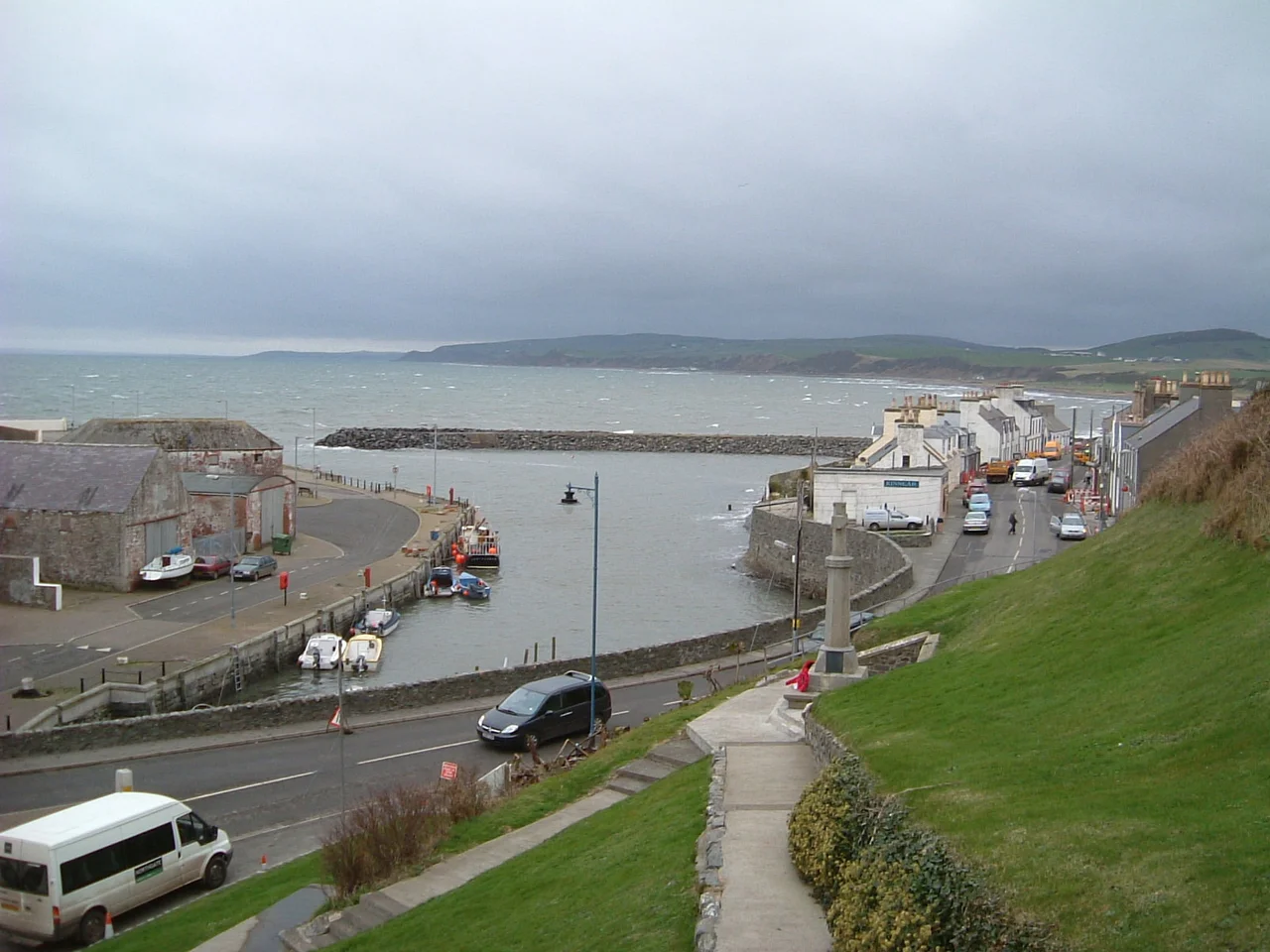 Port William Harbour. 15th November 2004
Photographer - A.M.Hurrell
Camera - Fuji FinePix F401
Modified - Trimmed, file size and definition changed using Adobe Photoshop 5.0LE