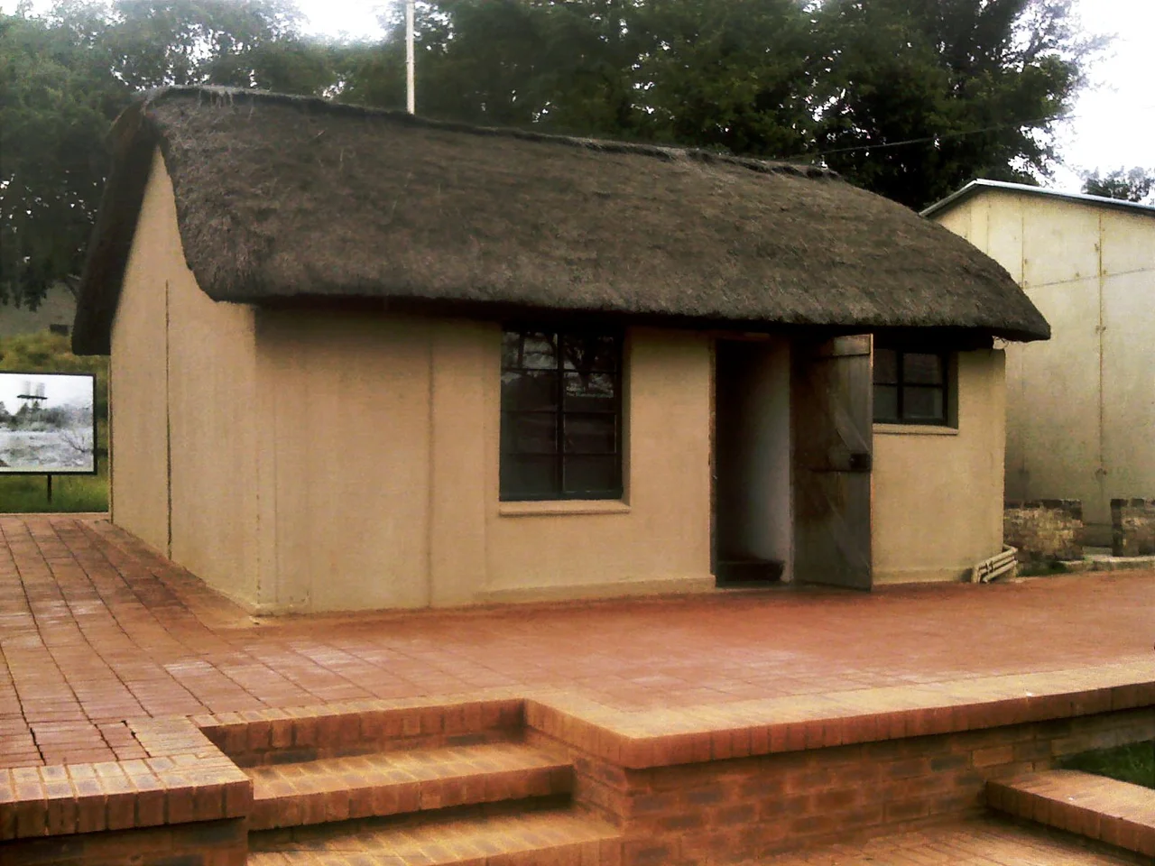 The thatched room at Liliesleaf Farm, Rivonia, where several ANC activists were meeting when the police raided the Farm in 1963 (Winston Avenue, Rivonia, Johannesburg)