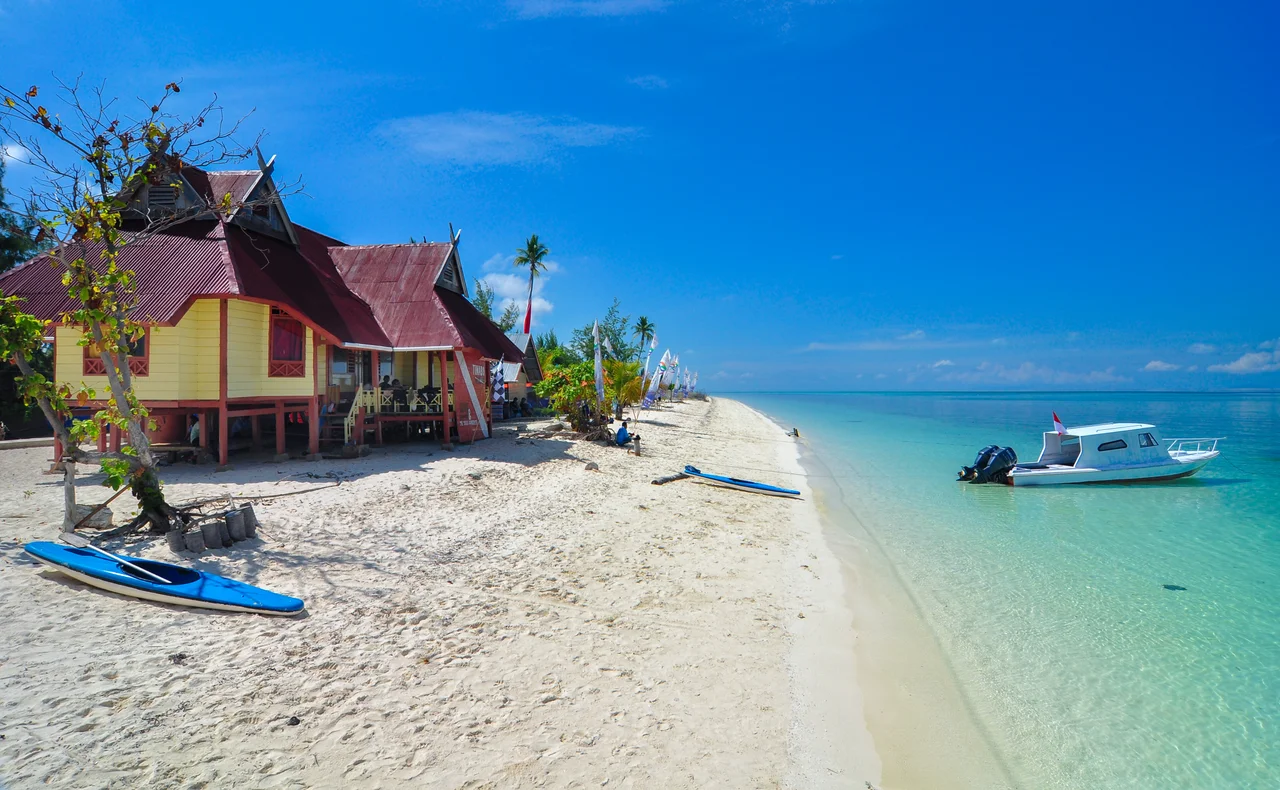 Taka Bonerate National Park is a marine park which includes the Takabonerate atoll islands, located in the Flores Sea, south of Sulawesi island of Indonesia.
The area, which consists of the atoll islands and surrounding marine area was granted national park protection status in 1992.
In 2015 the Taka Bone Rate National Park has been included in the UNESCO World Network of Biosphere Reserves.