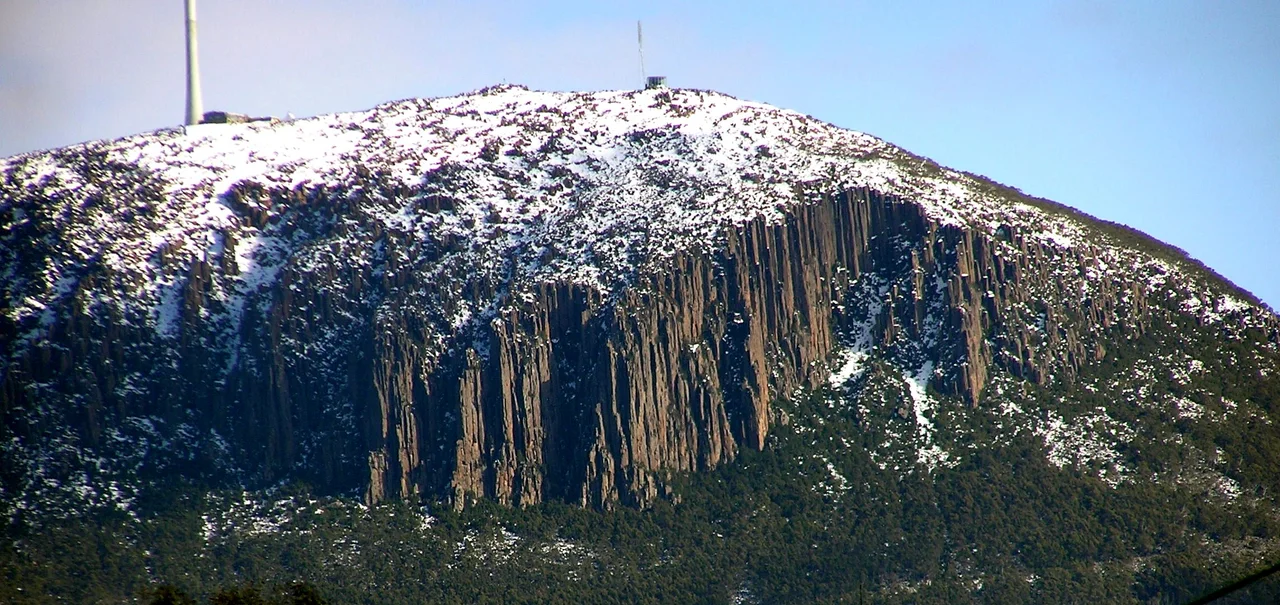 Photo of top of Mount Wellington Tasmania showing the Organ Pipes, columnar jointed dolerite