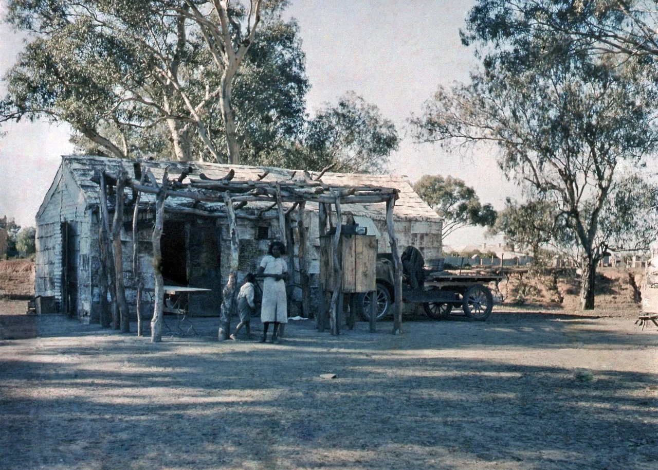 First Nations home, Wilcannia, 1935-1937, by Rev. Edward ("Ted") Alexander Roberts, from vintage Dufaycolour transparency, State Library of New South Wales, SLIDES 183