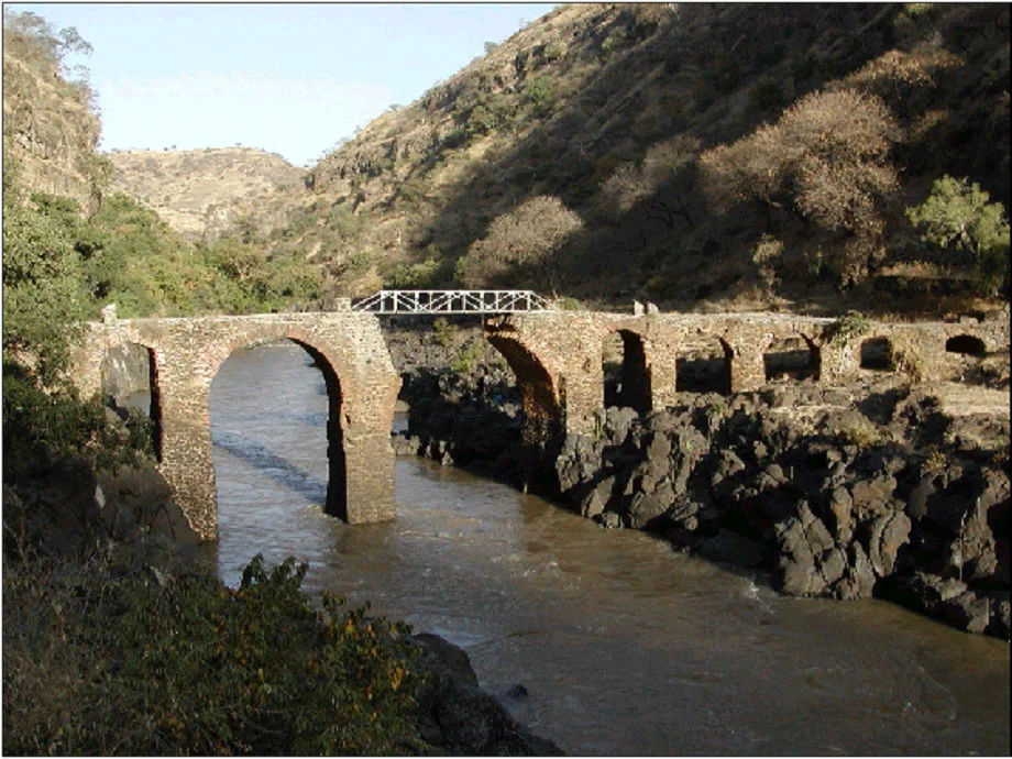 One of only two stone bridges built over the Blue Nile during the reign of Emperor Fasilides in approximately 1660. Destroyed during World War II by retreating Italian soldiers.
