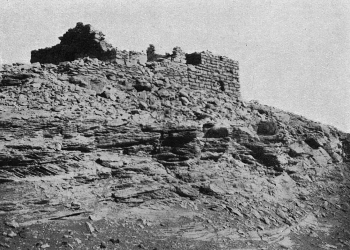 Photograph of the ruins of a medieval building at w:Selima Oasis.