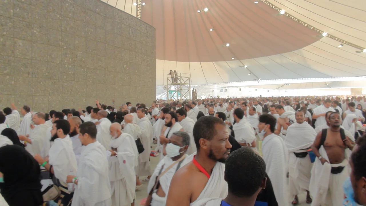 Stoning of the devil — 2006 Hajj.
After reconstruction because of earlier stampedes.Jumrah Al-Aqabah