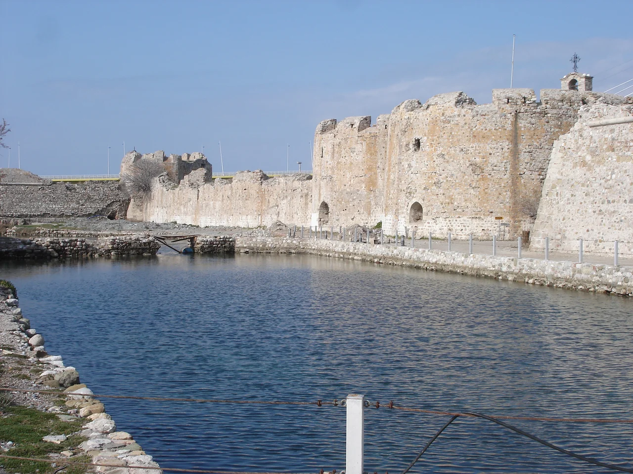 Rio castle Greece Το κάστρο του Ρίου, Οθωμανικό χερσαίο τείχος και η τάφρος