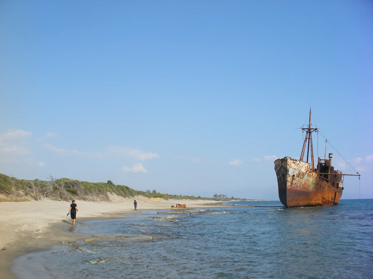 The w:Dimitrios shipwreck on the Greek coast
