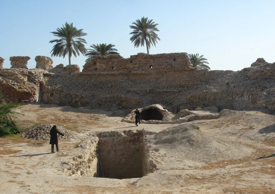 The Portuguese castle in the Qeshm Island. By Farhoudk. I made it during my visit of Qeshm Island on March 20, 2007.
The picture shows interior parts of the castle.