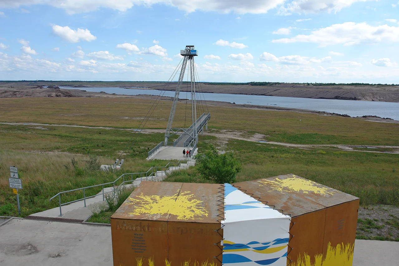 The new Ilse Lake at Großräschen with the future pier.