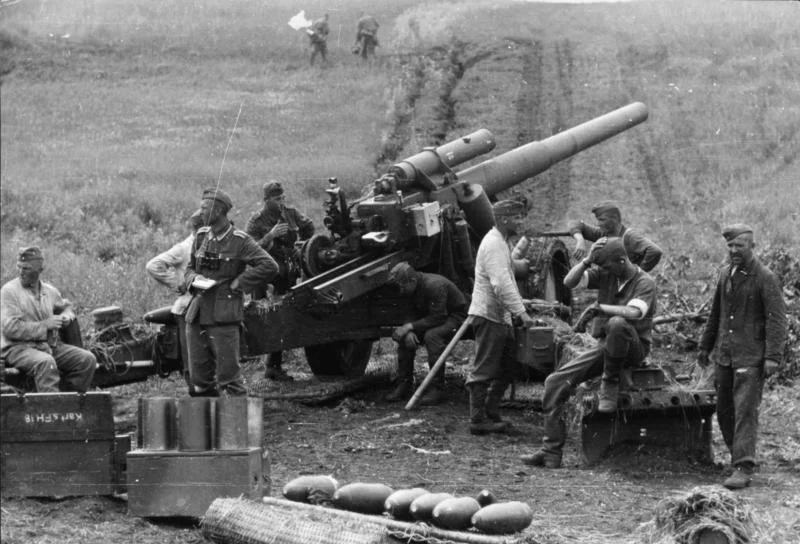 Bundesarchiv Bild 101I-078-3073-23A, Russland, Kursk, Artillerie.jpg