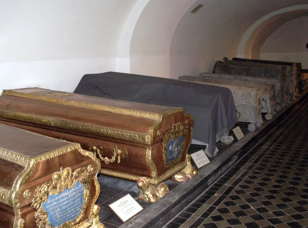 Sarcophagus in Jelgava Palace