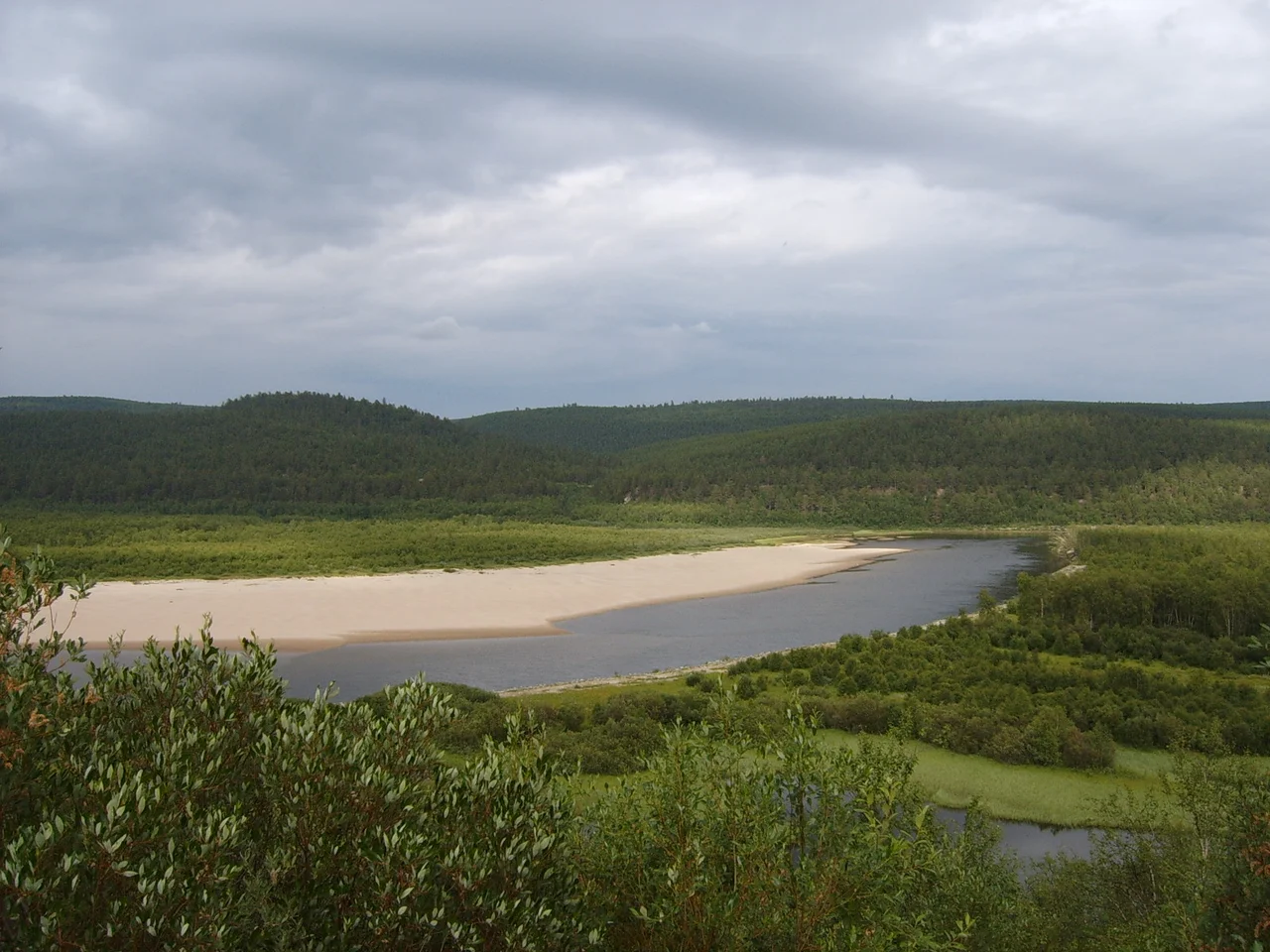 Frontier between Finland and Norway — east of Karasjok.
Taiga forests and Tana River.