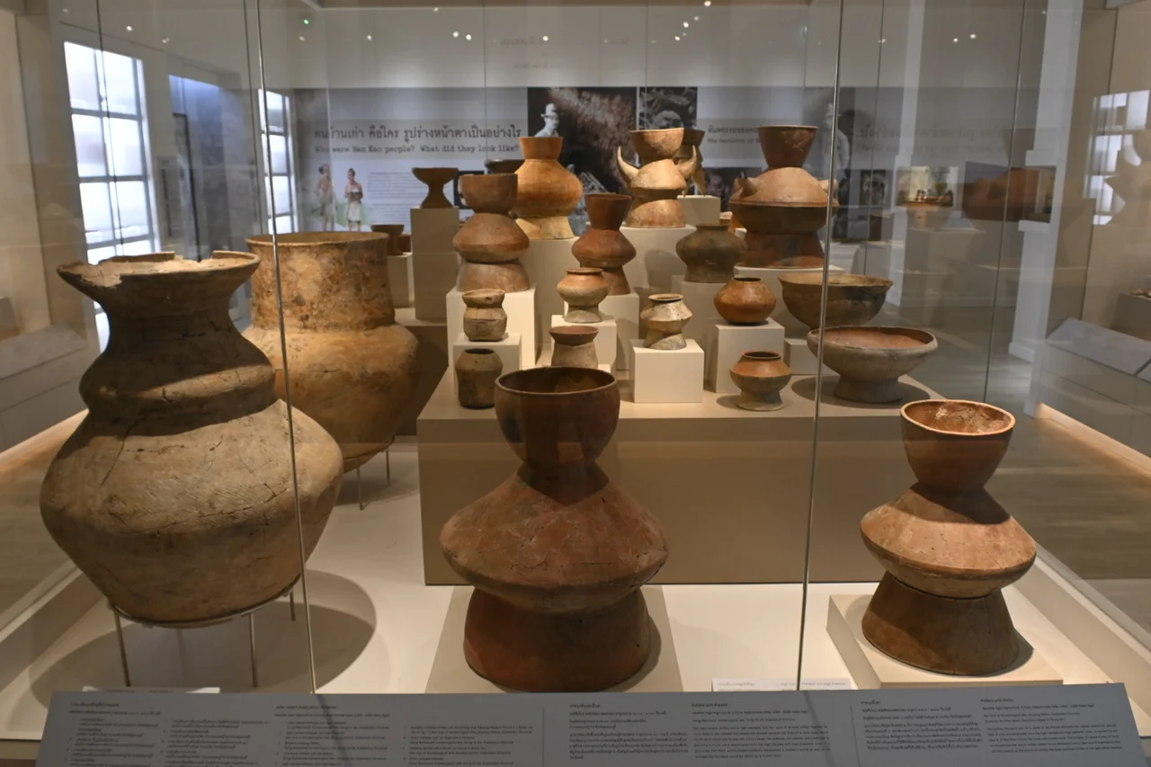 Example of tripod pottery in the Ban Kao Museum