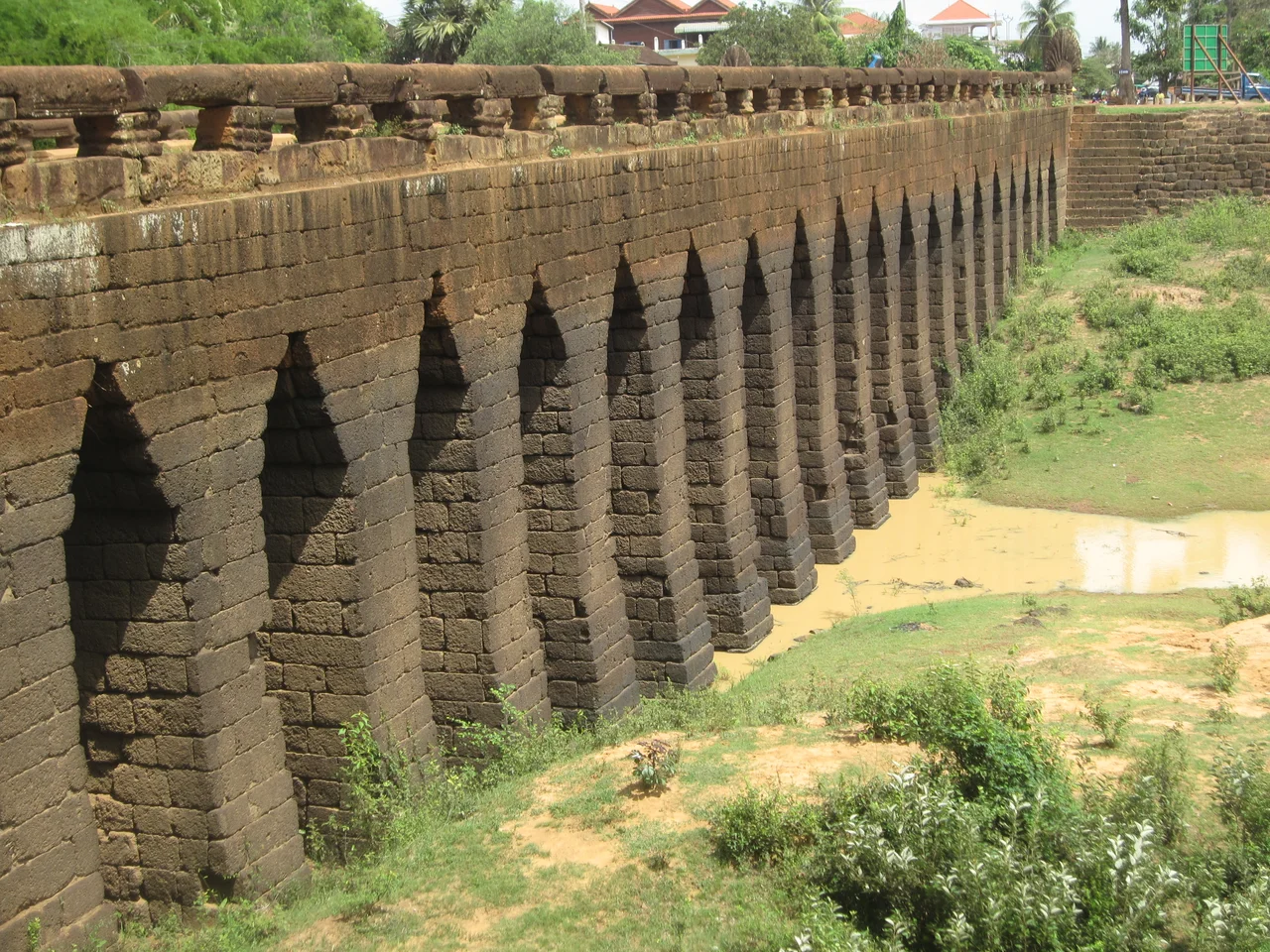Spean Praptos, a corbel bridge in Kampong Kdai, Siem Reap Province, Cambodia. The bridge was built in the 12th century during the reign of King Jayavarman VII.