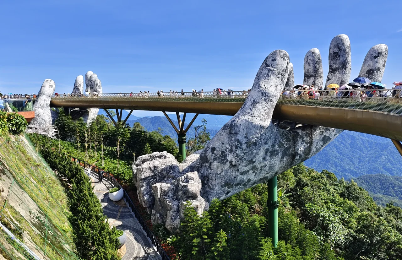 Photo of the Golden Bridge at Ba Na Hills taken on 18.07.2025