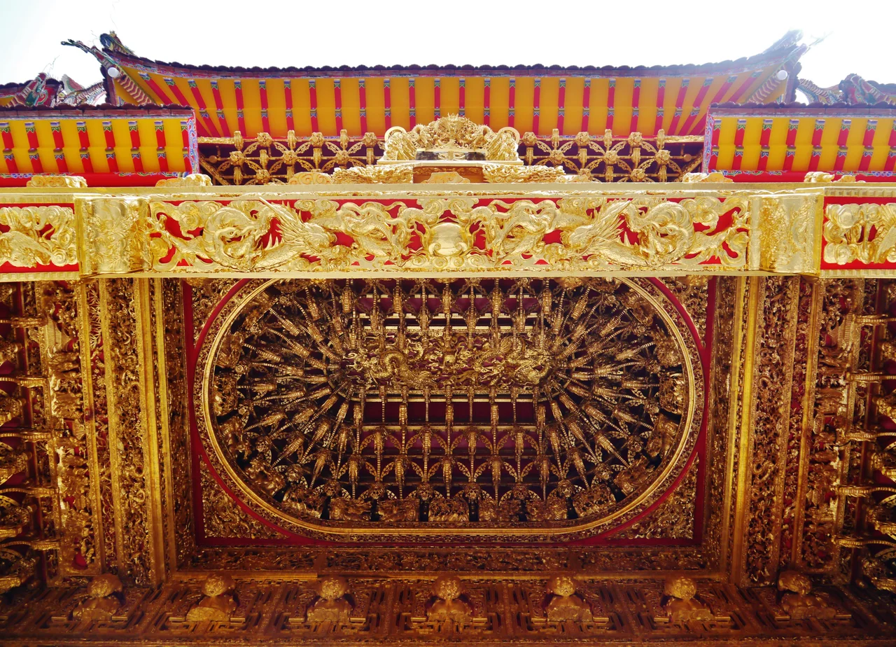鹿港龍山寺正殿