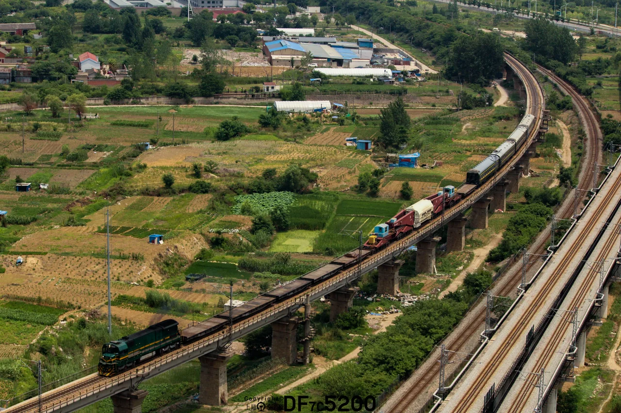 70002 drives in Caoshan Railway
