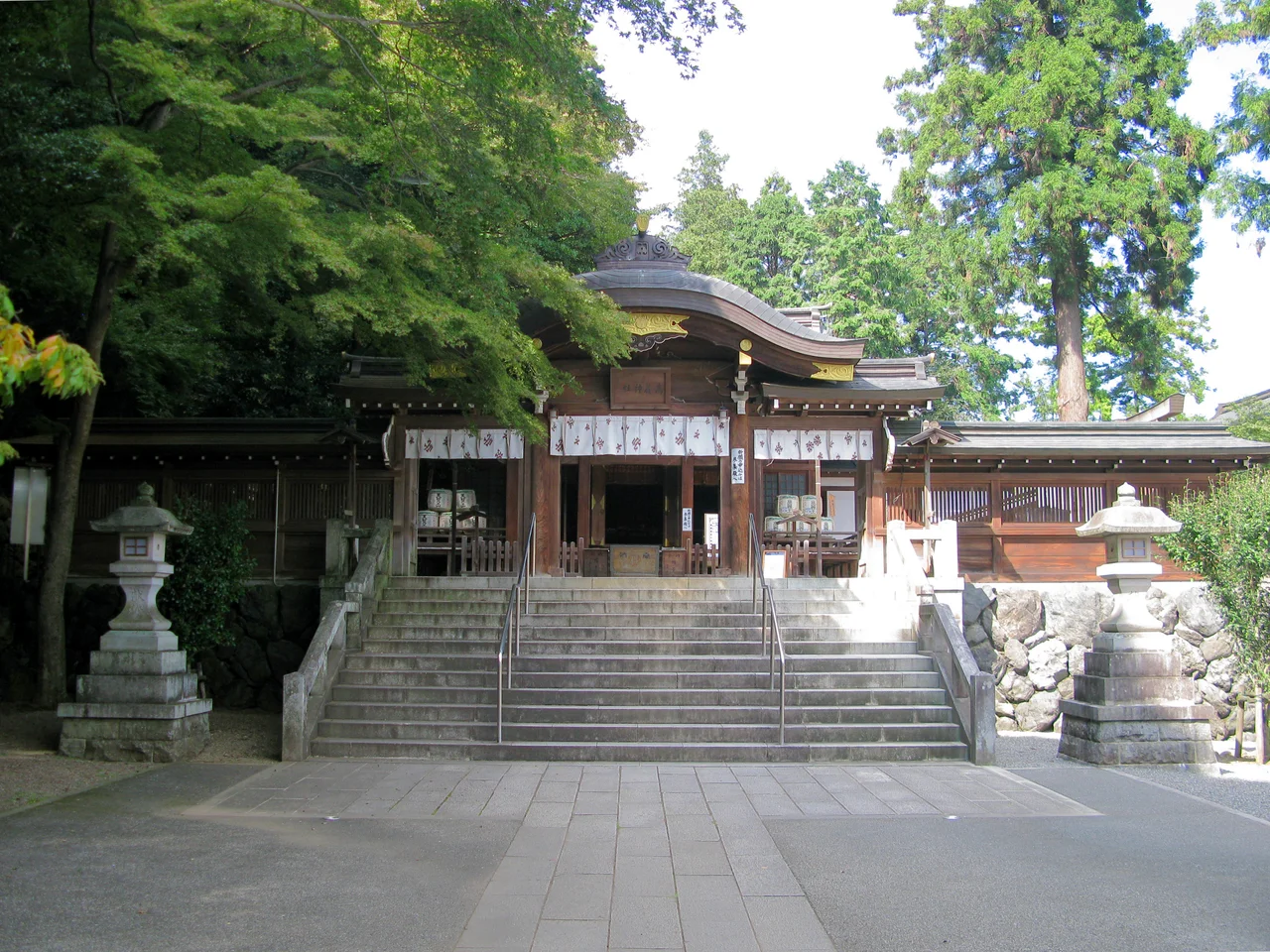 高麗神社神門(埼玉県日高市)