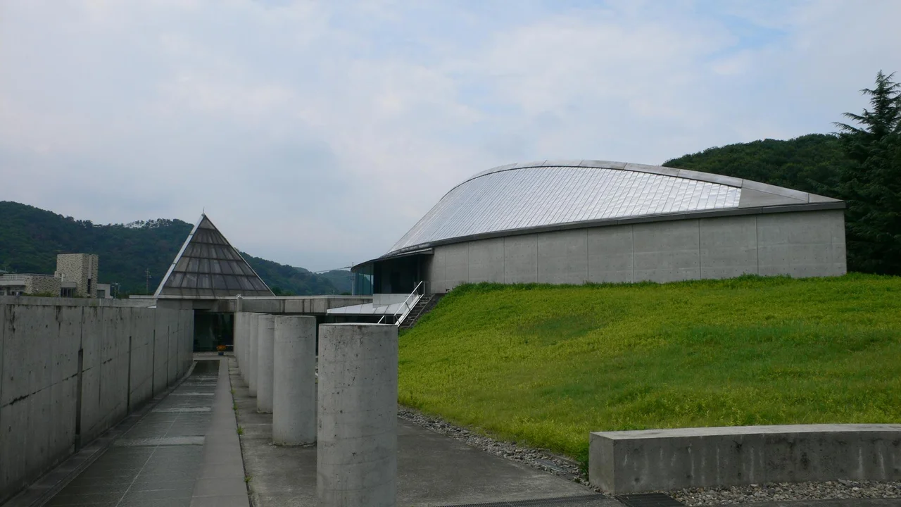 Kasakakeno Iwajuku Bunka Shiryokan(Iwajuku Museum) about paleolithic ruins -Iwajuku
